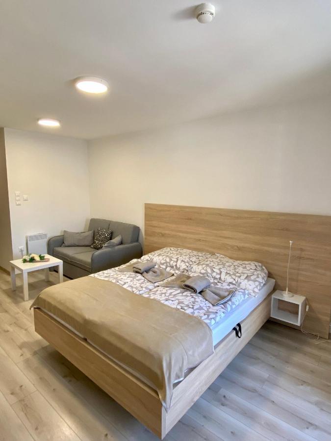 Apartman Flower Подгайська Екстер'єр фото